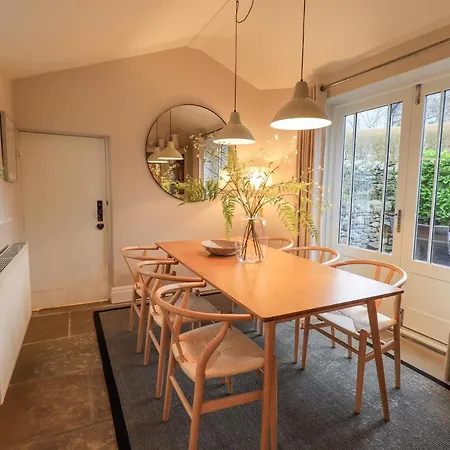 Holiday home Honeywood House *