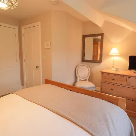 Honeywood House *