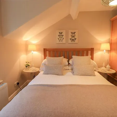 Honeywood House