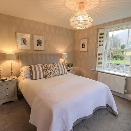 Honeywood House Holiday home *